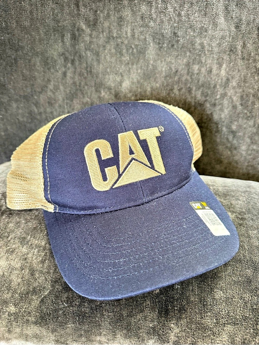 Caterpillar CAT Navy Mesh Trucker Hat NWT New